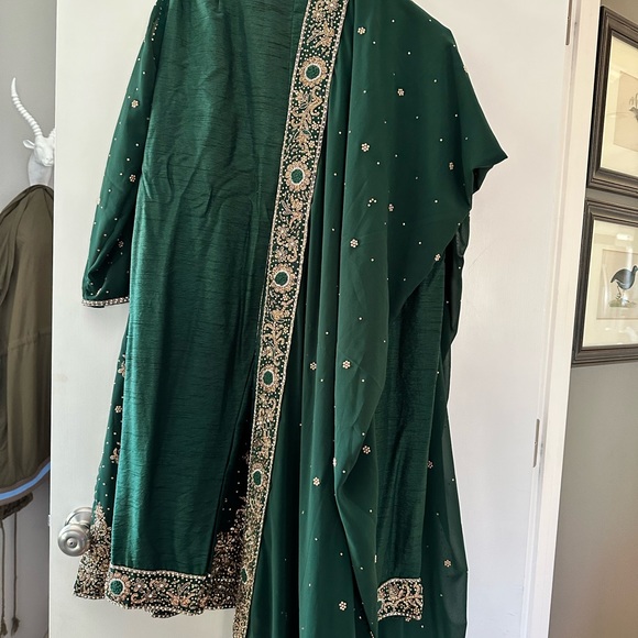Beaded Indian 3 piece Kurta - Picture 4 of 5